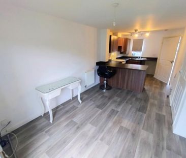 3 bedroom end of terrace house to rent - Photo 3