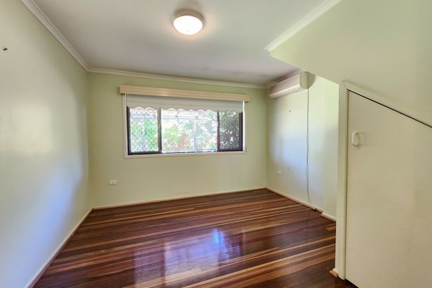 4 Henry Street, Mount Lofty - Photo 1