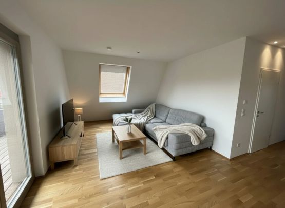 „Top-Lage! 2-Zimmer mit Balkon & Schlossbergblick und dazugehörigen Stellplatz ab 12/25“ - Foto 1