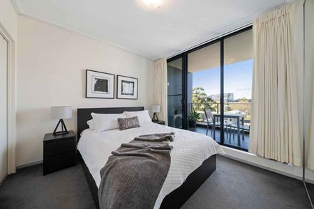 LARGE UPDATED EAST FACING 2BEDROOM APARTMENT - Photo 5
