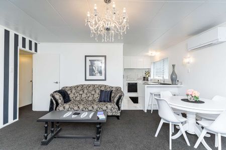 Two bedroom tidy standalone house - Photo 5