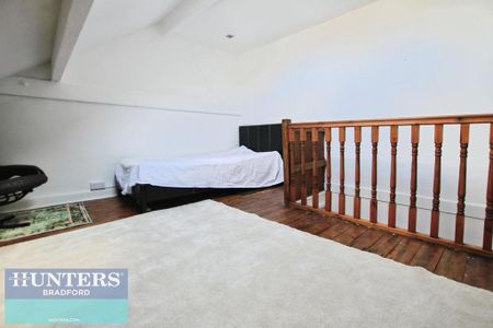 2 bedroom end of terrace house to rent - Photo 4