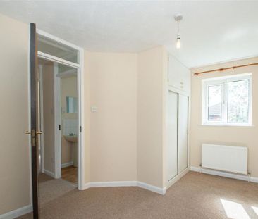 2 bedroom semi-detached house to rent - Photo 3
