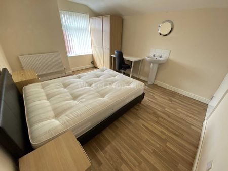 Fitzwarren Street, Salford - Photo 5