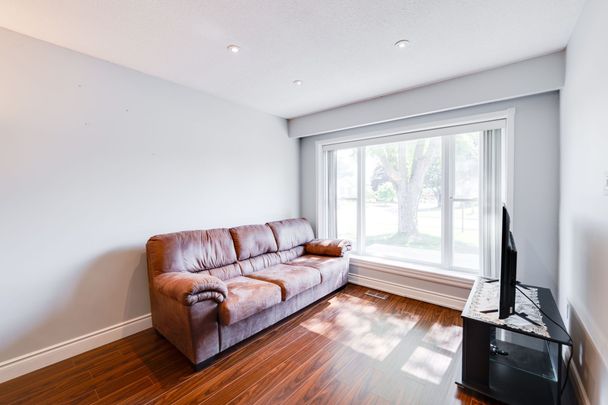 For Lease - 1 Harrison Court, Whitby, Ontario - Photo 1