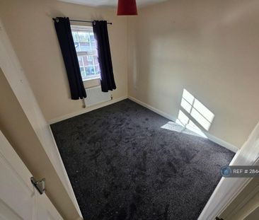 5 bedroom semi-detached house to rent - Photo 1