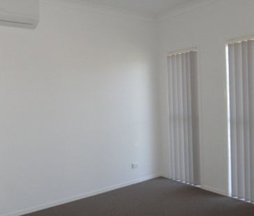 Modern Family Home in Prime Coomera Location - Photo 2