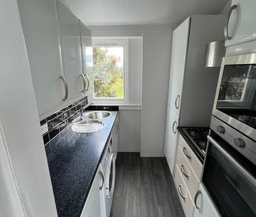 3 Bed Flat, Gladsmuir Road, G52 - Photo 4