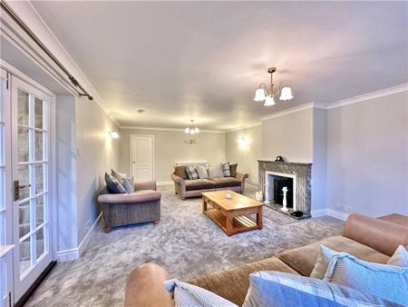 4 bedroom detached house to rent - Photo 2