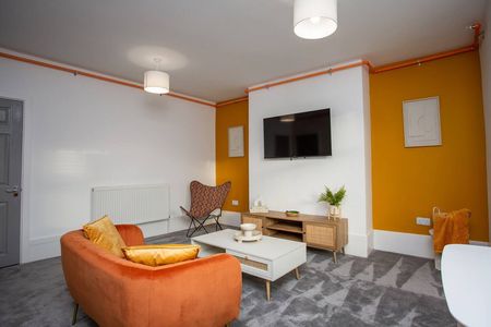 North Parade - Photo 2