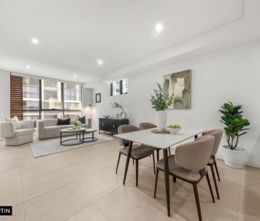 MGM MARTIN – OVERSIZED ONE BEDROOM + STUDY APARTMENT - Photo 3