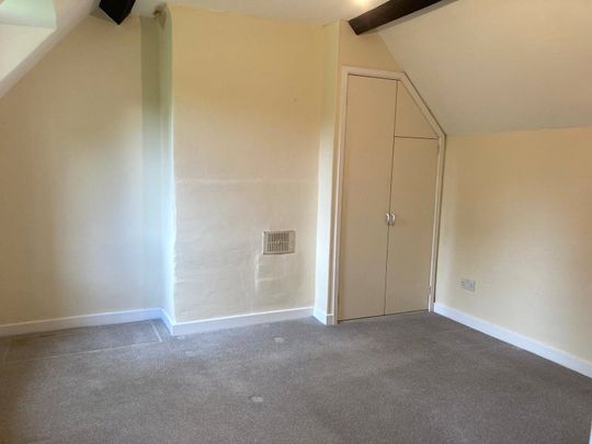 33 Broadstone - Photo 1