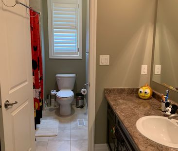 For Lease - 163 Magnolia Crescent, Oakville, Ontario - Photo 1