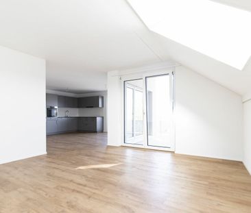 Moderne 4.5-Zimmerwohnung mit Weitsicht in Leuzigen zu vermieten - Photo 2