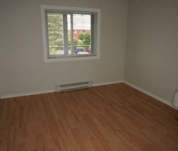 For Lease - 316 Lorry Greenberg Drive Unit# 217, Hunt Club - South ... - Photo 1