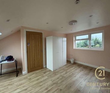 Lansbury Drive, UB4 - Photo 2