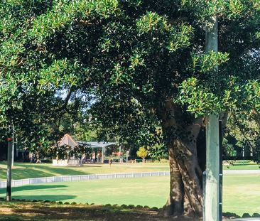 Petersham - Photo 1