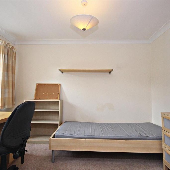 5 bedroom private hall to rent - Photo 1