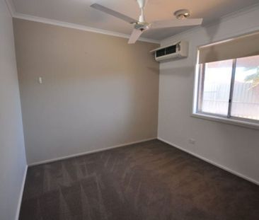 Entertainers Delight! MASSIVE Brick 4x2 Family Home! - Photo 3