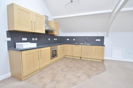 2 bedroom flat to rent - Photo 2