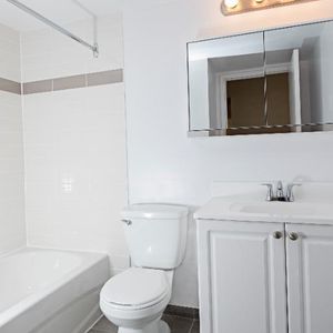 Jardin du carrefour | Appartement moderne 4 1/2 à louer | 2 bedrooms for rent | Laval - Photo 2