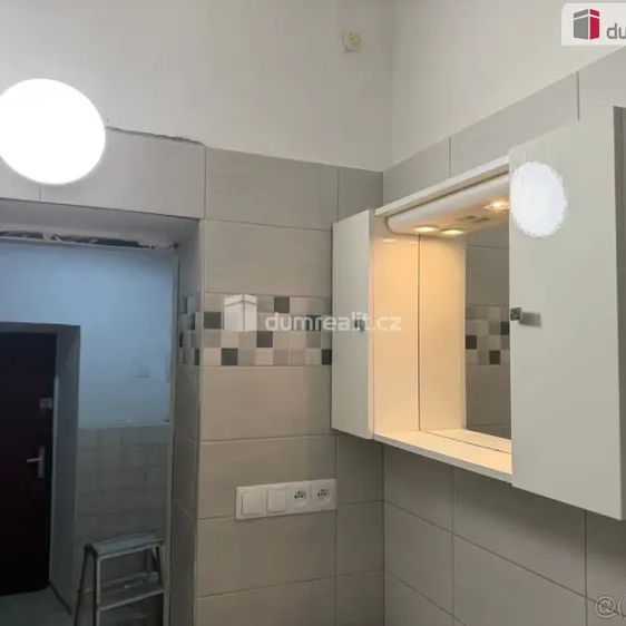 Krásný prostorný byt 3+1 v Dlouhé ulici v Chebu - Fotografie 1