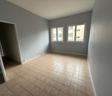 Location Appartement 2 pièces 41m² ORLEANS 45000 - Photo 5