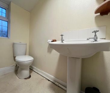 2 bedroom semi-detached house to rent - Photo 6