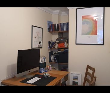 Room in a Shared Flat, Broadway, SW19 - Photo 3