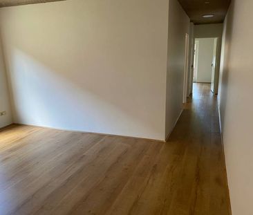 Two bedroom Apartment with floorboards throughout - Photo 3