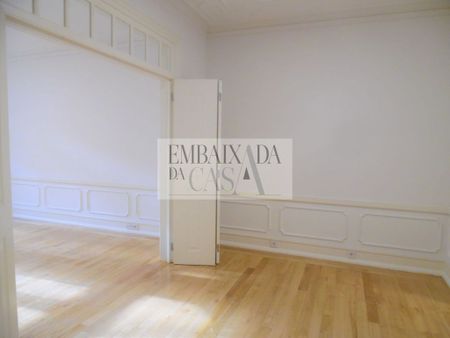 2 bedroom luxury Apartment for rent in Lisbon, Portugal - Photo 3