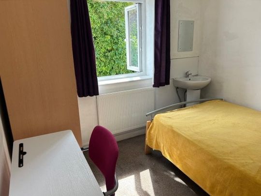 Penhurst Place, Brighton 1 bedroom house share to rent - Photo 1