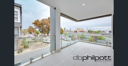 LOCATION, LAYOUT AND LOW MAINTENANCE LIVING! - Photo 2