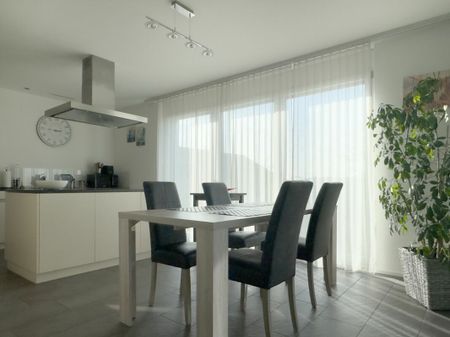 Moderne 3.5-Zimmerwohnung im Eigentumsstandard mit Loggia und Einstellhallenplatz - Photo 5