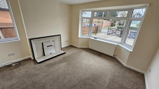 3 bedroom detached bungalow to rent - Photo 1