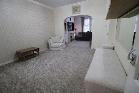 4 bedroom terraced house to rent - Photo 4