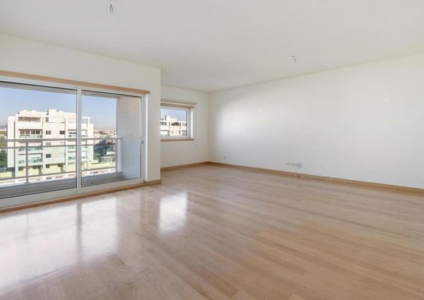 3 Bedroom Apartment with a view, Fórum Oeiras, Oeiras