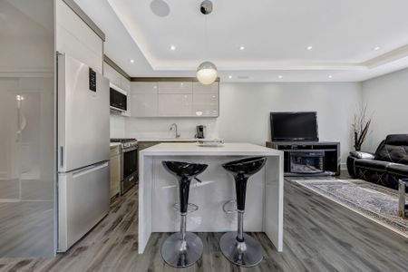 For Lease - 8 Fraserton Crescent, Toronto, Ontario - Photo 2