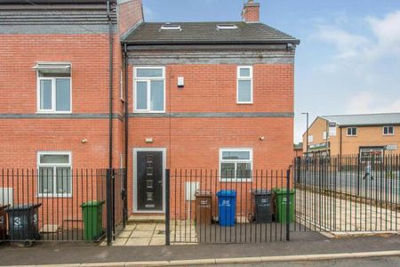 1 bedroom in a house share to rent - Photo 3