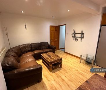 4 bedroom semi-detached house to rent - Photo 1