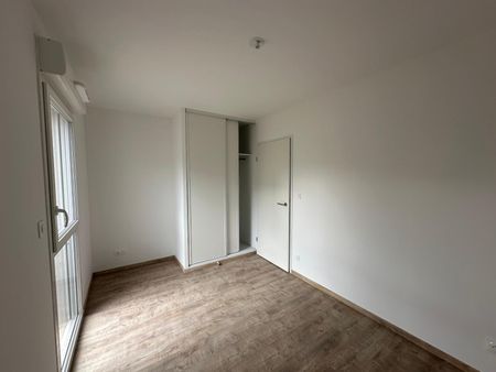Location Appartement 4 pièces 82m² VILLENEUVE TOLOSANE 31270 - Photo 4
