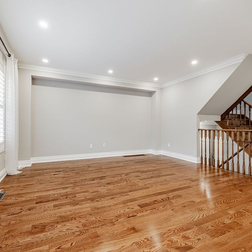 For Lease - 170 Knapton Drive, Newmarket, Ontario - Photo 1