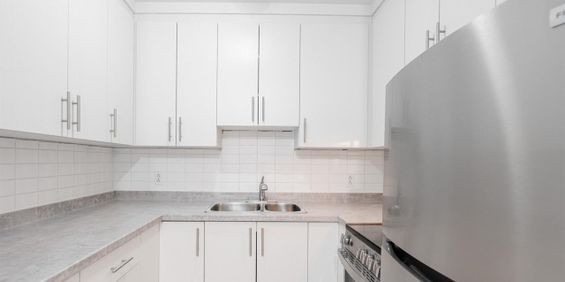 Studio Rénové 2 1/2 - En Face Du Métro Du Collège - 1461 Rue Du College, Montréal - Photo 3