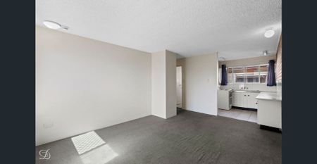 Tidy Two Bedroom Unit - Photo 5