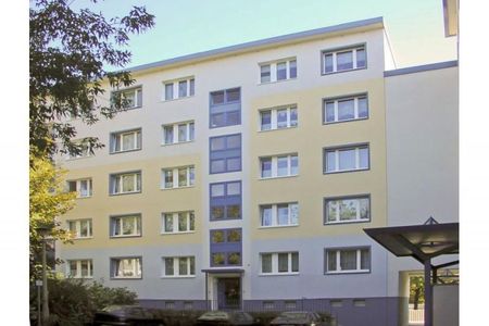 Über den Dächern Plauens - helle Familienwohnung mit modernem Tageslichtbad , kurzfristig bezugsfertig - Photo 2