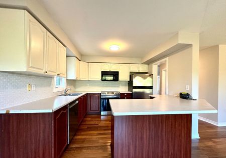 For Lease - 46 Country Lane Unit# Upper, Barrie, Ontario - Photo 5