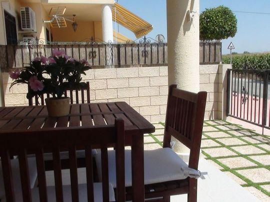 Alquiler de chalet adosado en Avenida Príncipe de Asturias - Photo 1