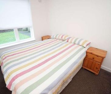 Strathblane Gardens, Glasgow, G13 - Photo 4