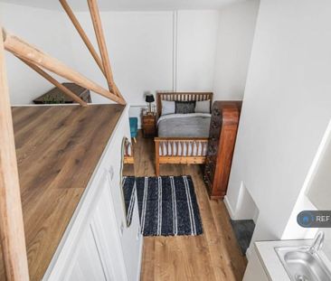 1 bedroom in a house share to rent - Photo 6