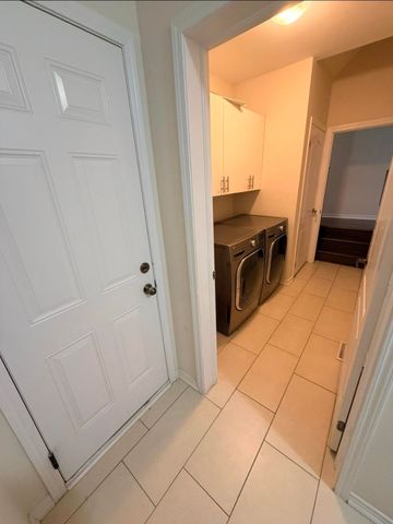 For Lease - 485 Queen Mary Drive, Brampton, Ontario - Photo 2